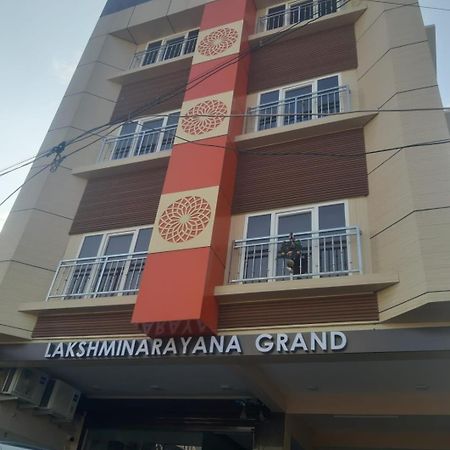 Отель Lakshmi Narayana Grand Канчипурам Экстерьер фото